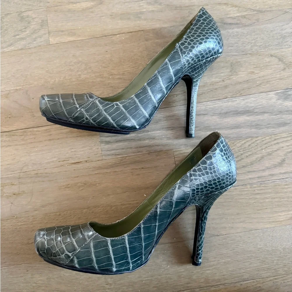 Calvin Klein Leather Croc Gray Stiletto Heels Round Toe Fashion Pumps Size 7